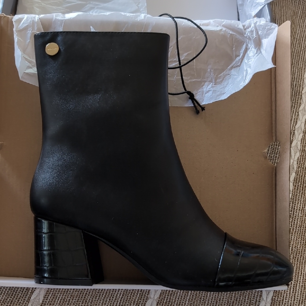 Liz Claiborne Black Heeled Ankle Boots